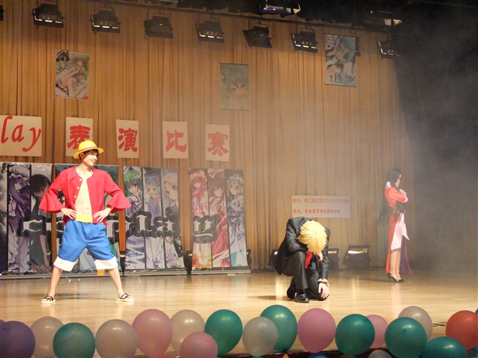 学校的cosplay大赛，大家觉得怎么样