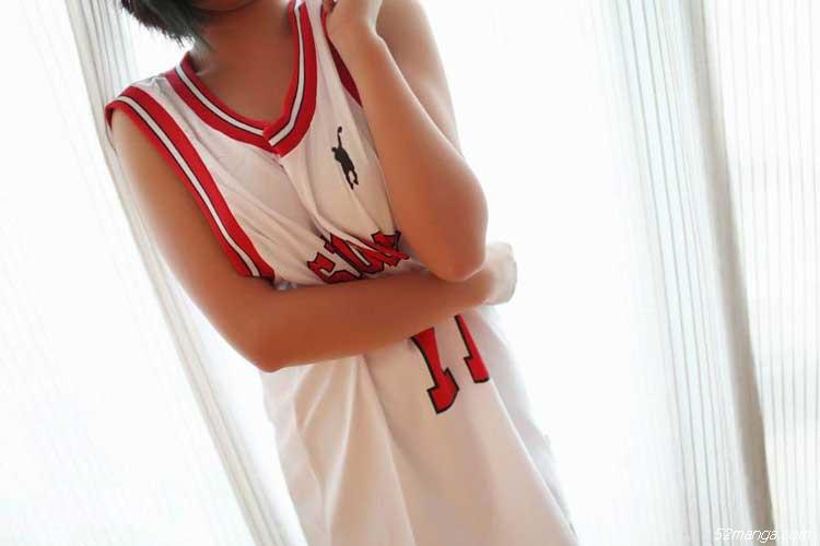 灌篮高手 流川枫 COSPLAY 美女 性感 女版《灌篮高手》流川枫COSPLAY图
