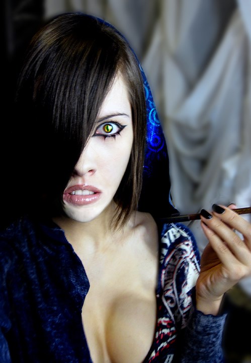 表情，装扮等等都很像呀