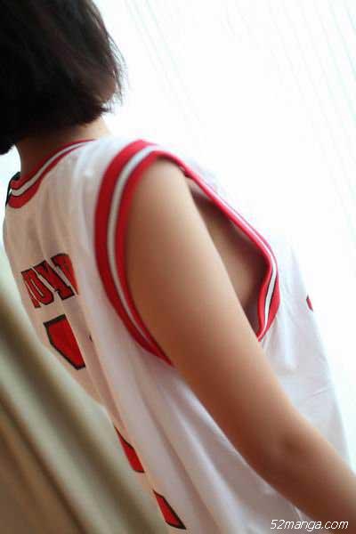 灌篮高手 流川枫 COSPLAY 美女 性感 女版《灌篮高手》流川枫COSPLAY图