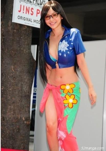 巨乳女星COS妮可罗宾