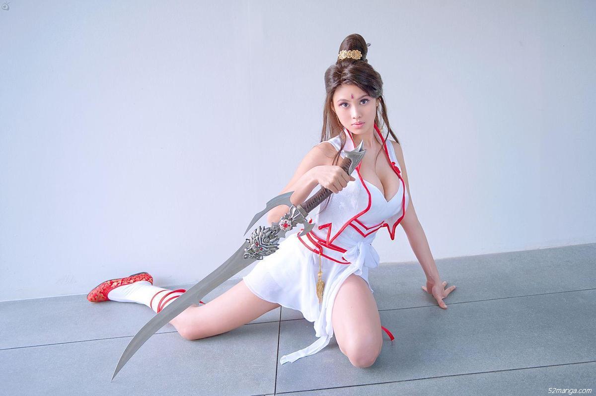  嫩模Cosplay会场太暴露遭驱逐