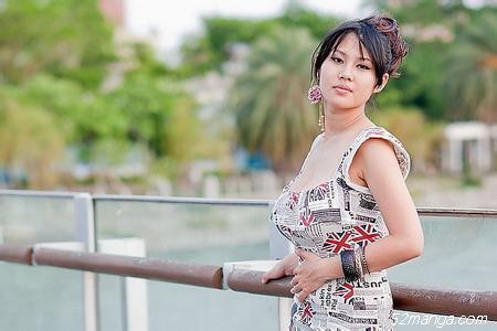  嫩模Cosplay会场太暴露遭驱逐