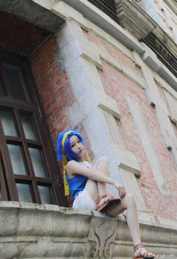 擅长的魔法是文字魔法，和撒苏鲁克、朵莱尔一个小队的同伴，小队的名字是Shadow Gear