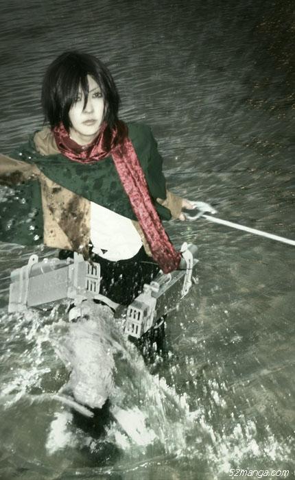 流落风尘的三笠·阿克曼刚逃出魔掌