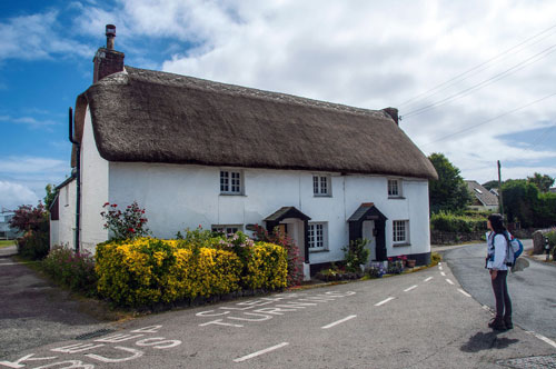 英国的科尼什(Cadgwith)渔村